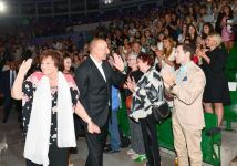 Президент Ильхам Алиев и Первая леди Мехрибан Алиева приняли участие в вечере памяти, посвященном 80-летнему юбилею Муслима Магомаева (ФОТО/ВИДЕО)