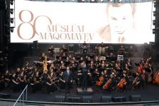 Президент Ильхам Алиев и Первая леди Мехрибан Алиева приняли участие в вечере памяти, посвященном 80-летнему юбилею Муслима Магомаева (ФОТО/ВИДЕО)