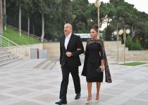 Президент Ильхам Алиев и Первая леди Мехрибан Алиева приняли участие в вечере памяти, посвященном 80-летнему юбилею Муслима Магомаева (ФОТО/ВИДЕО)