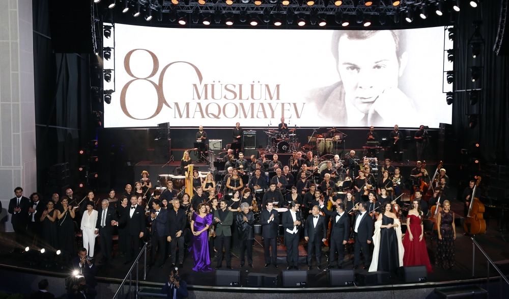 Президент Ильхам Алиев и Первая леди Мехрибан Алиева приняли участие в вечере памяти, посвященном 80-летнему юбилею Муслима Магомаева (ФОТО/ВИДЕО)