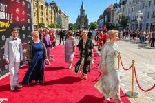 Азербайджанцев в замке Дракулы встретили торжественным пушечным залпом, был проведен рыцарский турнир (ВИДЕО, ФОТО)