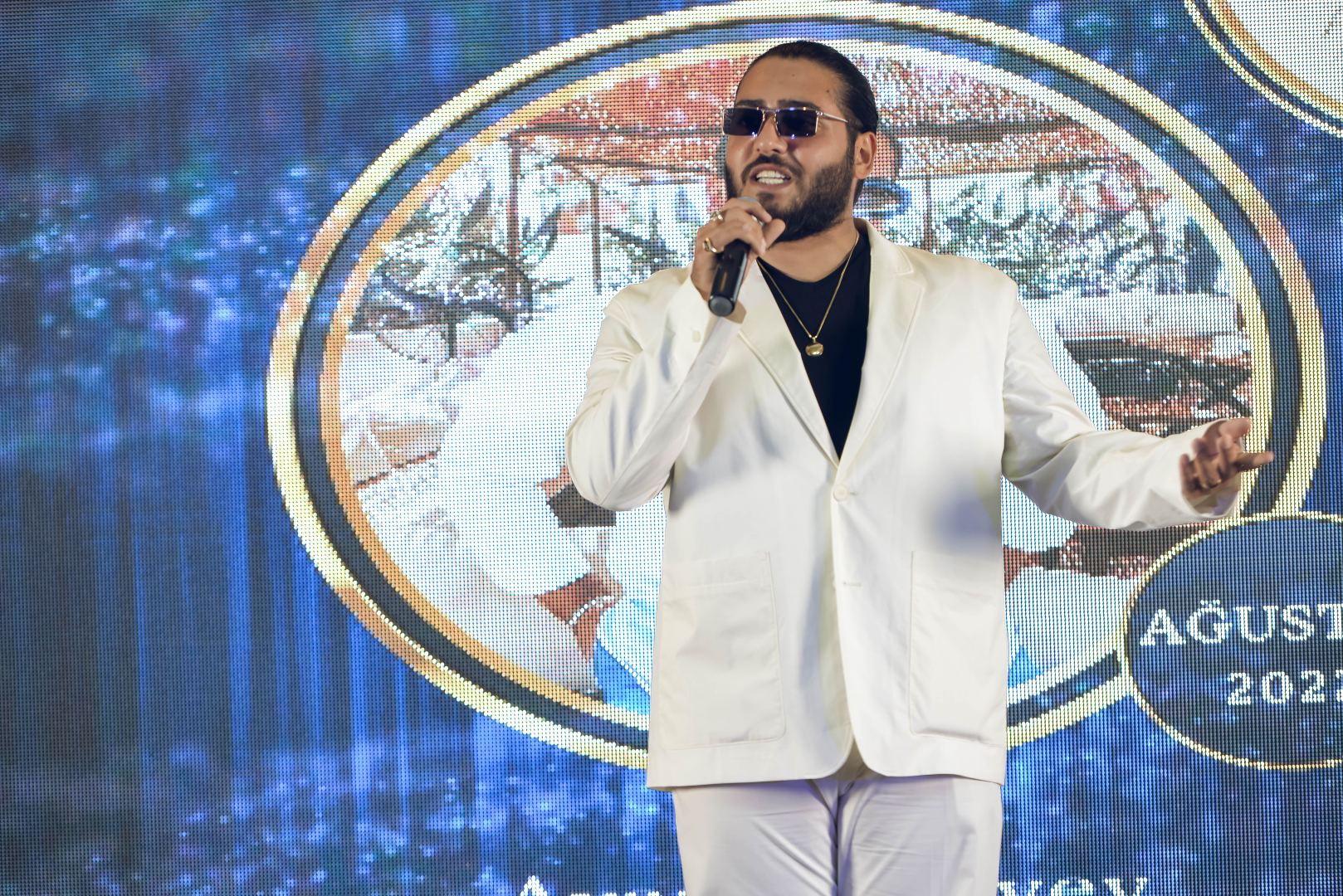 В Баку впервые прошла церемония награждения проекта Golden Summit Awards - Altın Zirvə (ФОТО)