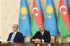 Президенты Азербайджана и Казахстана выступили с заявлениями для печати (ФОТО/ВИДЕО)