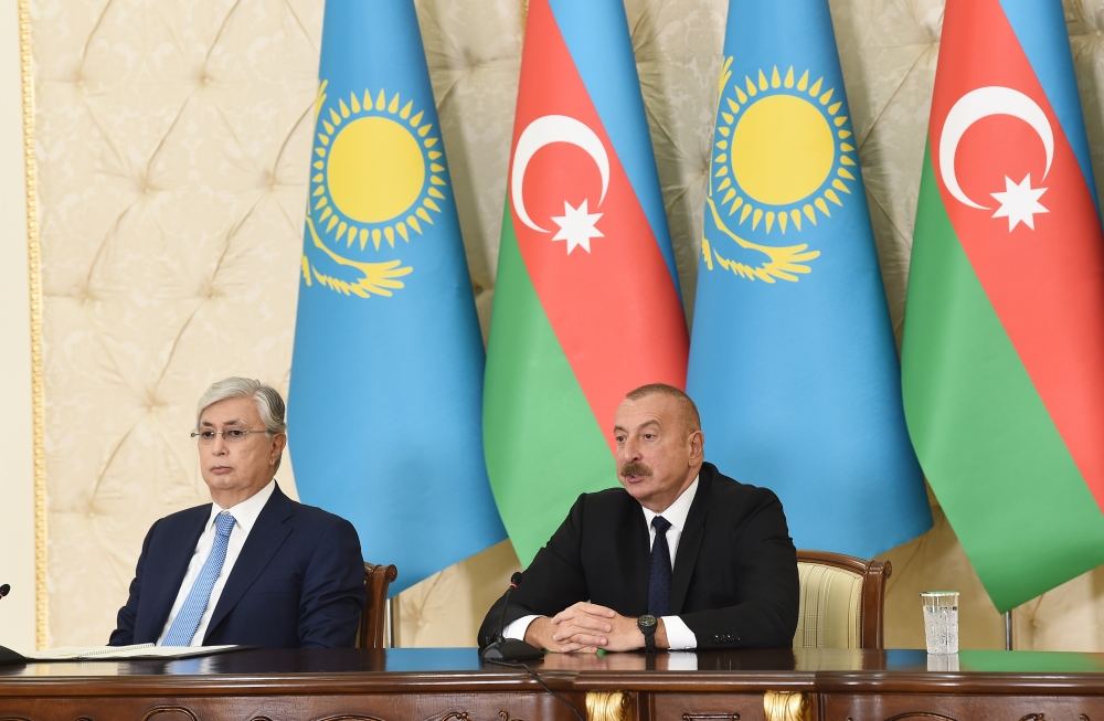 Президенты Азербайджана и Казахстана выступили с заявлениями для печати (ФОТО/ВИДЕО)