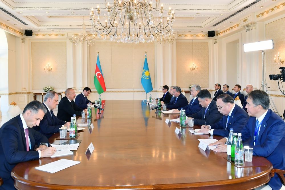 Состоялась встреча президентов Азербайджана и Казахстана в расширенном составе (ВИДЕО)
