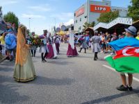 В Швейцарии выступление азербайджанцев признано главным событием Фестиваля национальных костюмов и танцев (ФОТО)