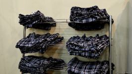 До конца учебного года роста цен на школьную форму не ожидается - репортаж из Бакинского швейного дома