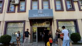 До конца учебного года роста цен на школьную форму не ожидается - репортаж из Бакинского швейного дома