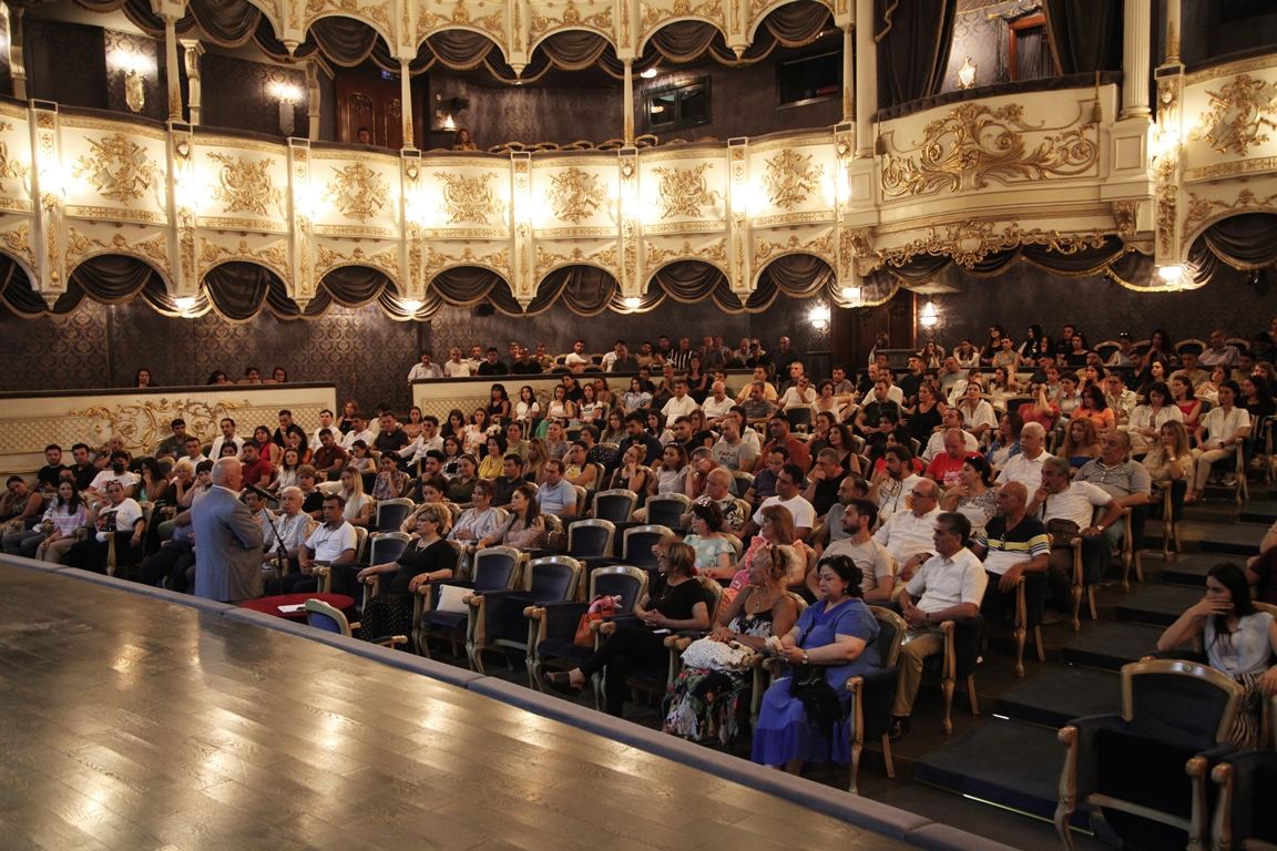 Азербайджанский музыкальный театр на пороге нового сезона (ФОТО)