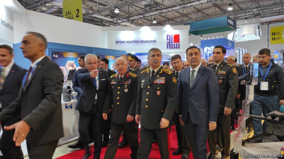Закир Гасанов и Яшар Гюлер посетили выставку ADEX (ФОТО)