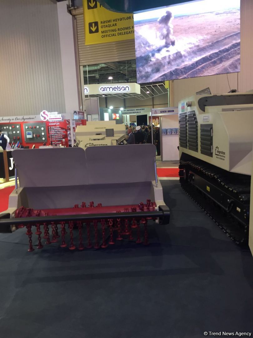 В Азербайджане произведена новая миноискательная техника (ФОТО)