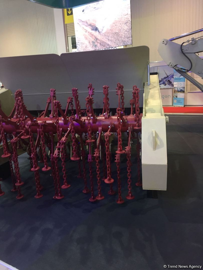 В Азербайджане произведена новая миноискательная техника (ФОТО)