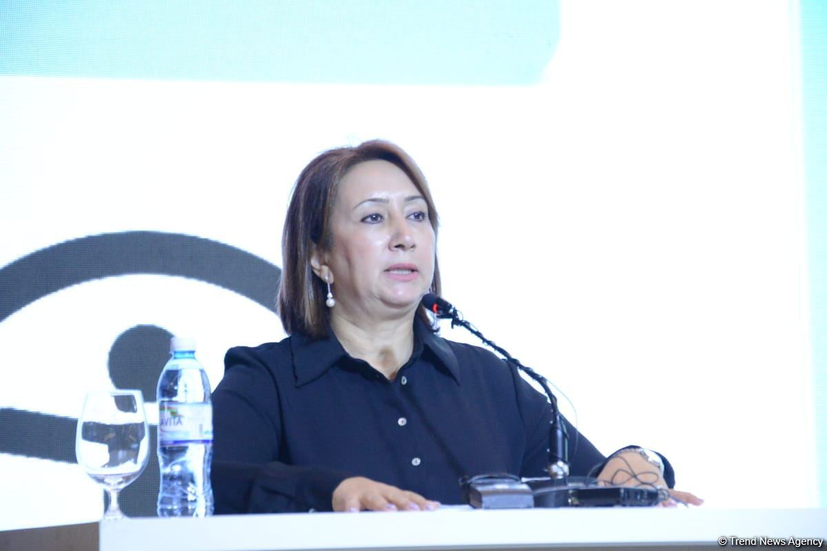 На выпускных экзаменах IX классов наблюдалось отставание по двум предметам - Управление  образования Баку