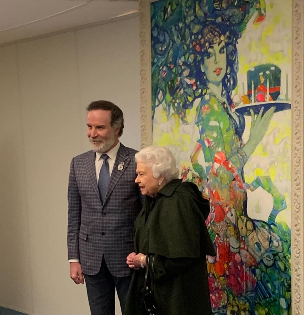 Улыбка Королевы Елизаветы II... Сакит Мамедов рассказал об удивительных встречах и подаренных монарху картинах (ФОТО)