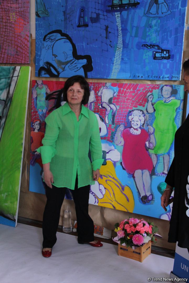 В мастерской Ирины Эльдаровой в Баку представлен проект "О", почтена память  Королевы Елизаветы II (ФОТО)