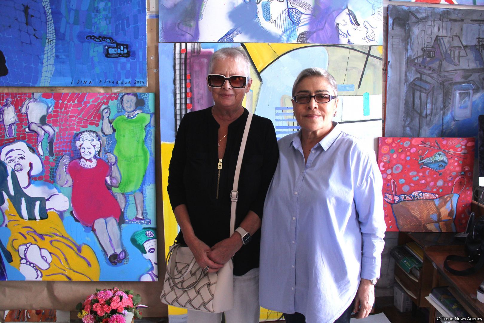 В мастерской Ирины Эльдаровой в Баку представлен проект "О", почтена память  Королевы Елизаветы II (ФОТО)