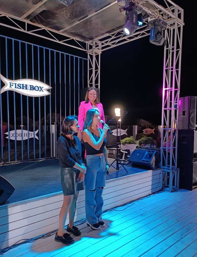 Ласковая осень в Баку -  "Розовый вечер" на берегу Каспия. Концерт памяти Юрия Шатунова (ВИДЕО, ФОТО)