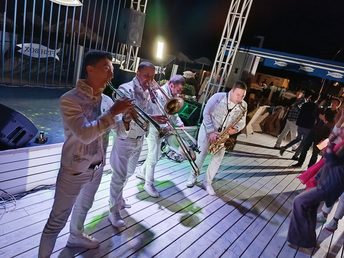 Ласковая осень в Баку -  "Розовый вечер" на берегу Каспия. Концерт памяти Юрия Шатунова (ВИДЕО, ФОТО)