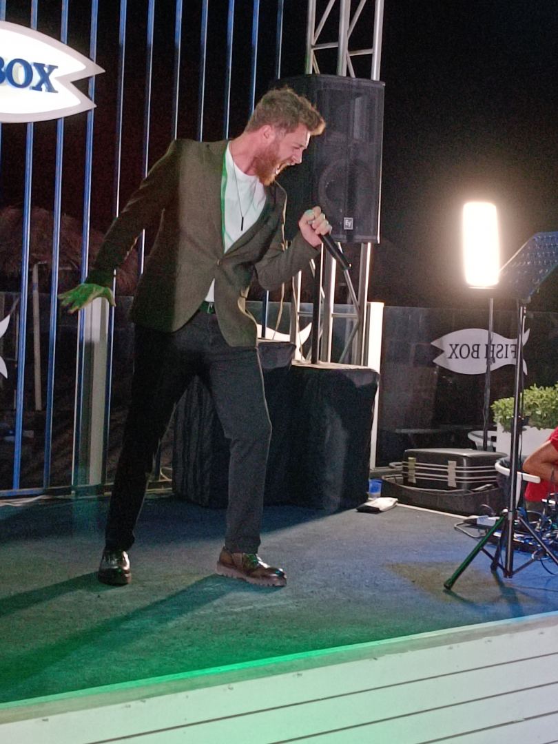 Ласковая осень в Баку -  "Розовый вечер" на берегу Каспия. Концерт памяти Юрия Шатунова (ВИДЕО, ФОТО)