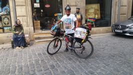Известный узбекский певец совершает велопробег в честь юбилея Муслима Магомаева – скоро он  будет в Баку (ВИДЕО, ФОТО)
