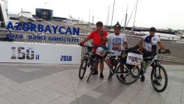 Известный узбекский певец совершает велопробег в честь юбилея Муслима Магомаева – скоро он  будет в Баку (ВИДЕО, ФОТО)