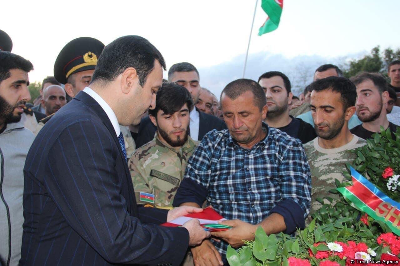 Шехид Гадим Халилов похоронен в Исмаиллинском районе (ФОТО)