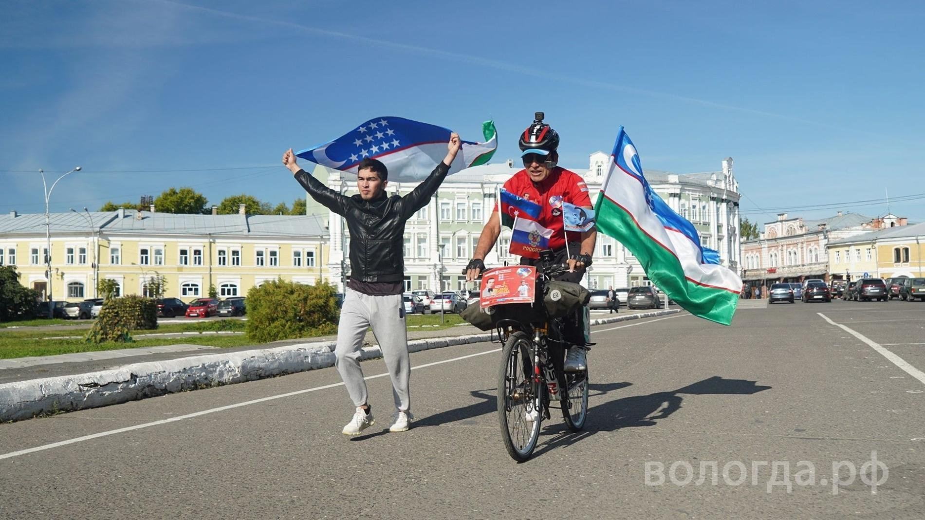 Известный узбекский певец совершает велопробег в честь юбилея Муслима Магомаева – скоро он  будет в Баку (ВИДЕО, ФОТО)