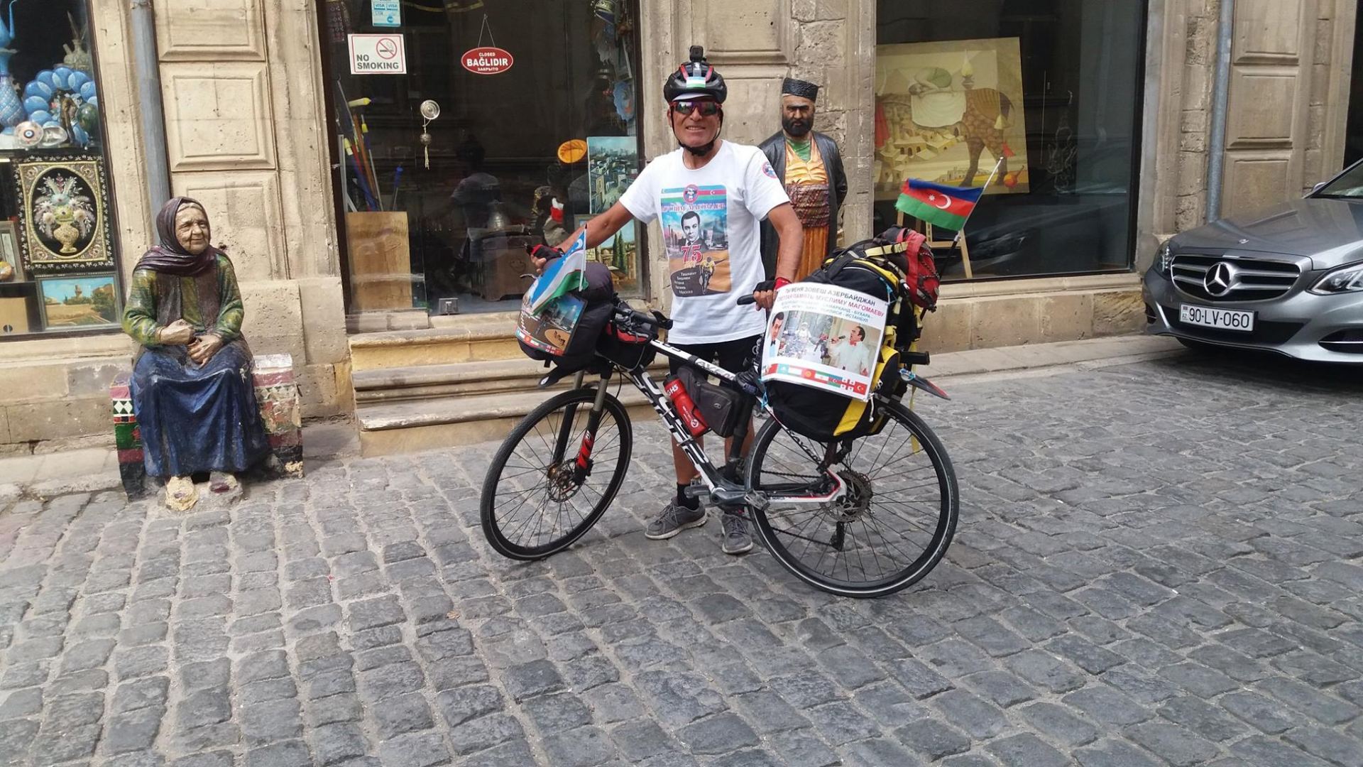 Известный узбекский певец совершает велопробег в честь юбилея Муслима Магомаева – скоро он  будет в Баку (ВИДЕО, ФОТО)