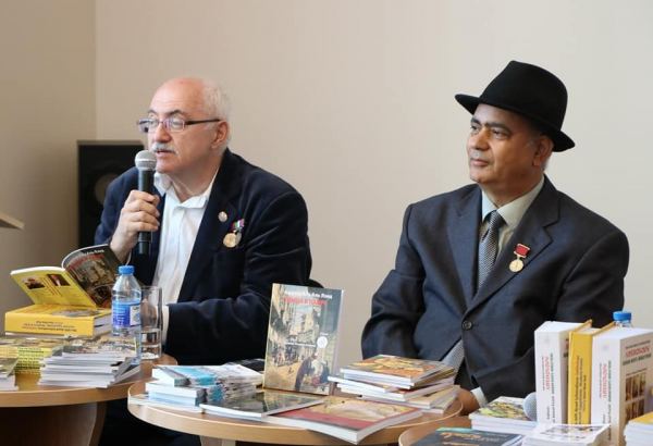 Писатели из Египта и России провели в Баку творческую встречу (ФОТО)