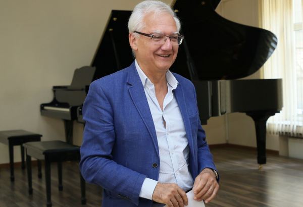 О Баку, мугаме и азербайджанских композиторах – интервью с известным французским пианистом Оливье Гардоном (ФОТО)