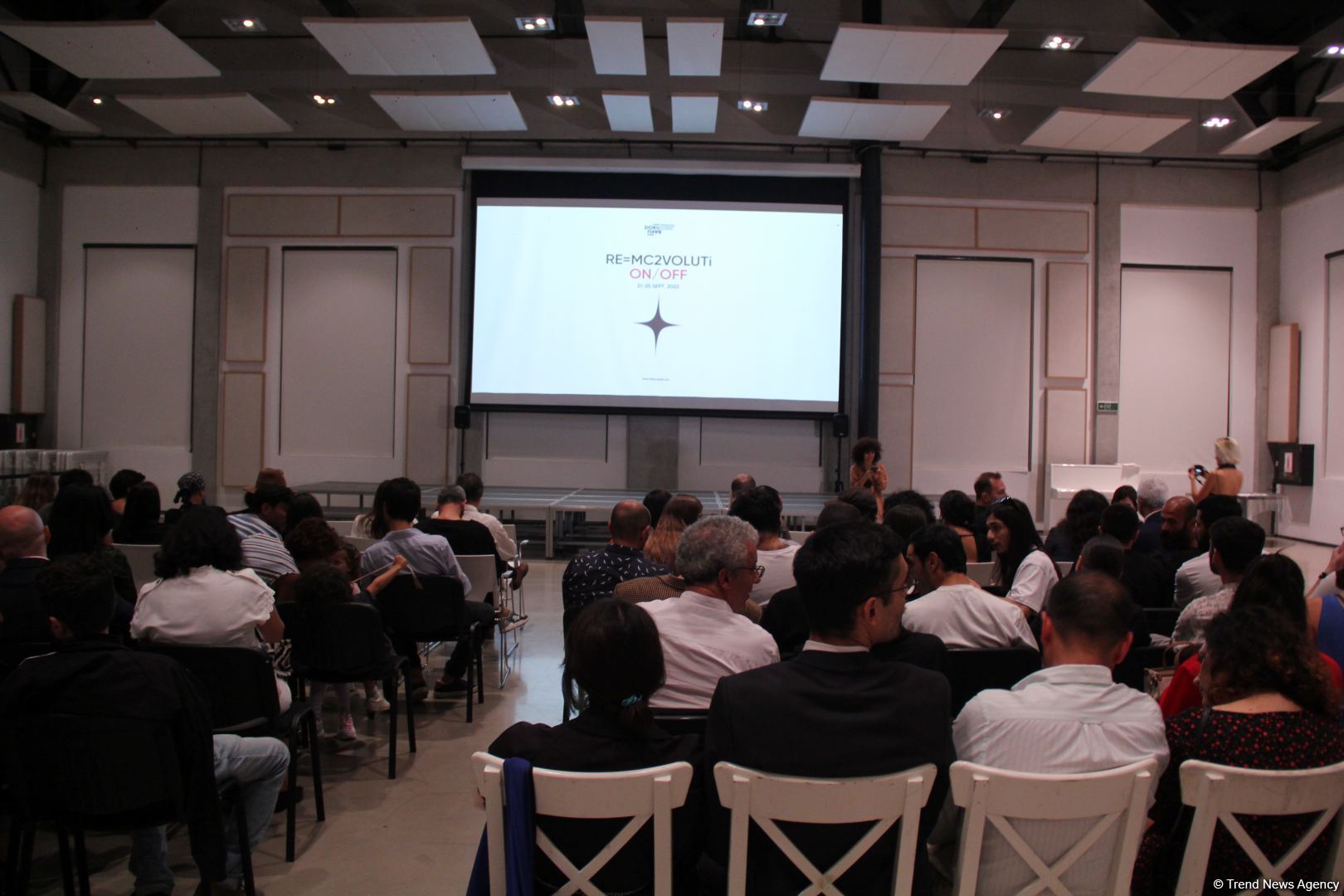 Революция против эволюции… В Баку открылся Международный фестиваль кино DokuBaku (ФОТО)