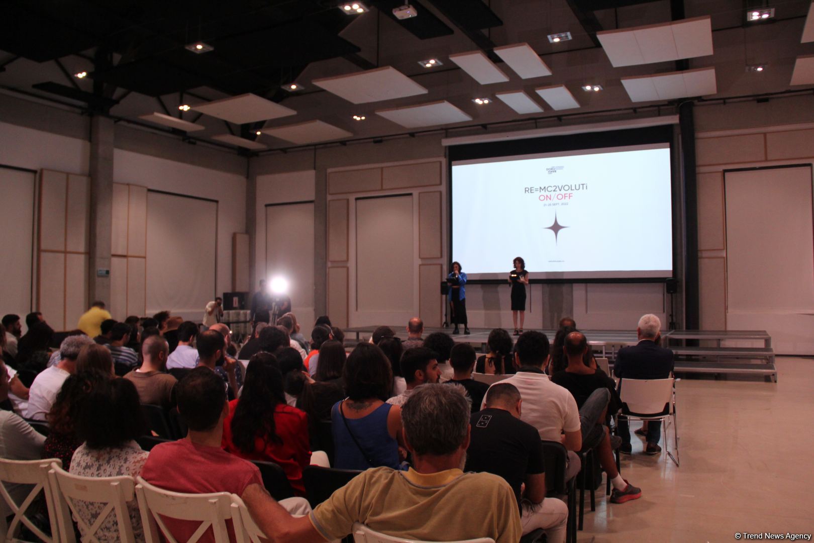 Революция против эволюции… В Баку открылся Международный фестиваль кино DokuBaku (ФОТО)