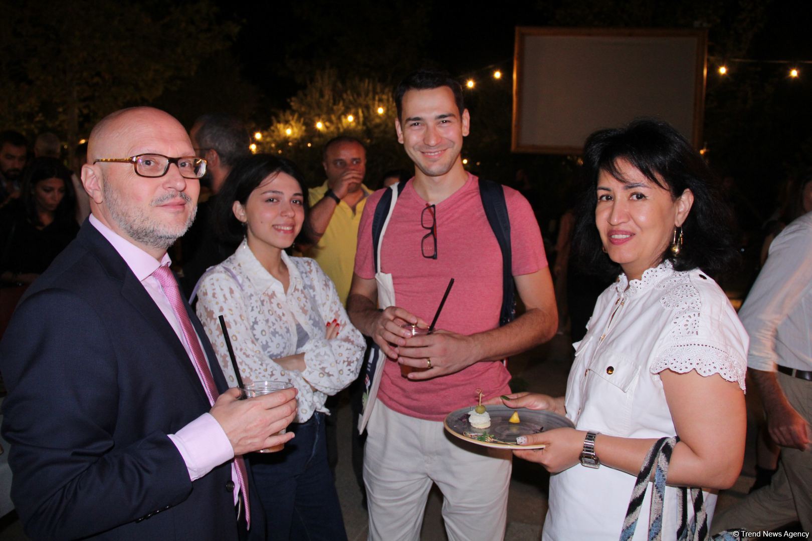 Революция против эволюции… В Баку открылся Международный фестиваль кино DokuBaku (ФОТО)