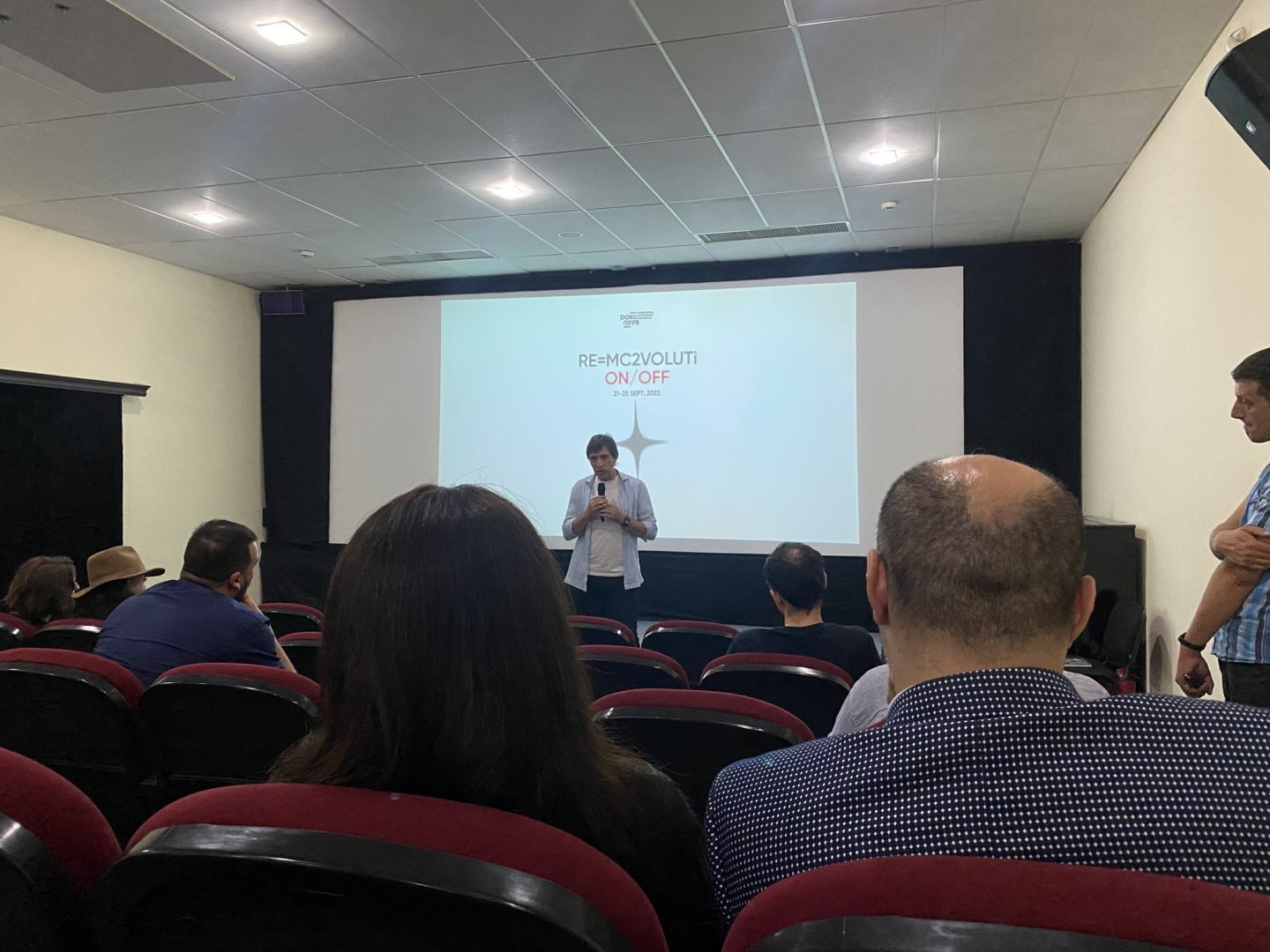 Лауреат Каннского кинофестиваля представил свои фильмы в Баку (ФОТО)