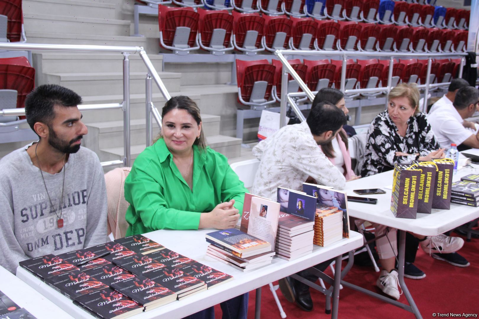 В Баку открылась  IV Национальная книжная выставка-продажа (ФОТО)