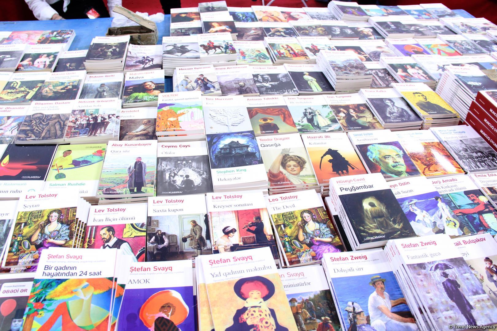 В Баку открылась  IV Национальная книжная выставка-продажа (ФОТО)