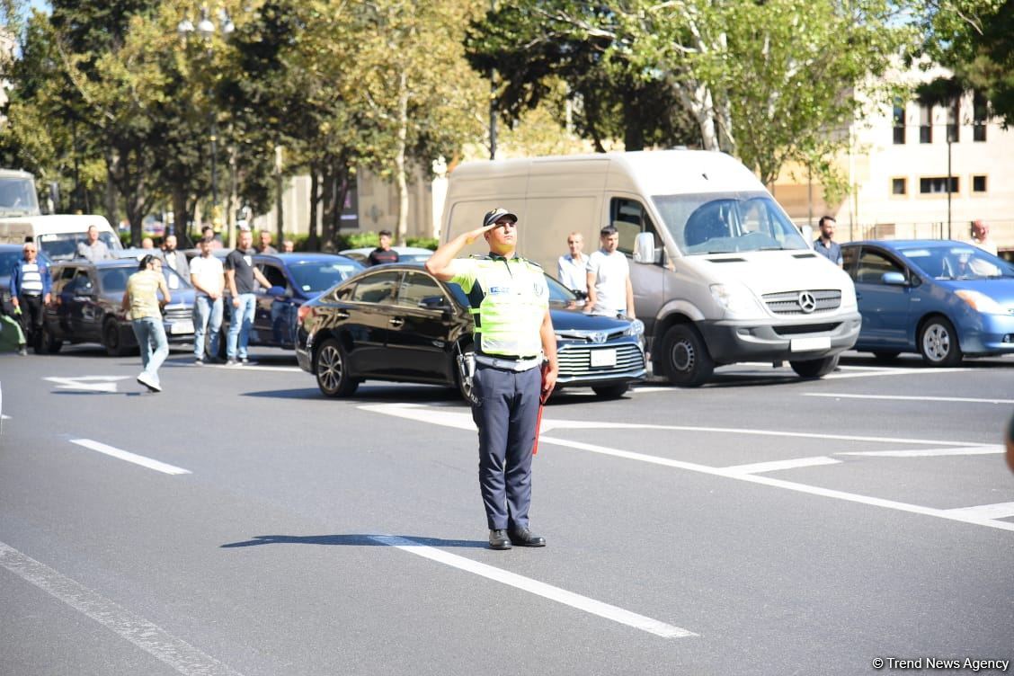 В Азербайджане минутой молчания почтили память шехидов Отечественной войны (ФОТО/ВИДЕО)