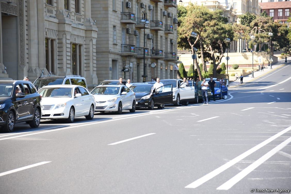 В Азербайджане минутой молчания почтили память шехидов Отечественной войны (ФОТО/ВИДЕО)