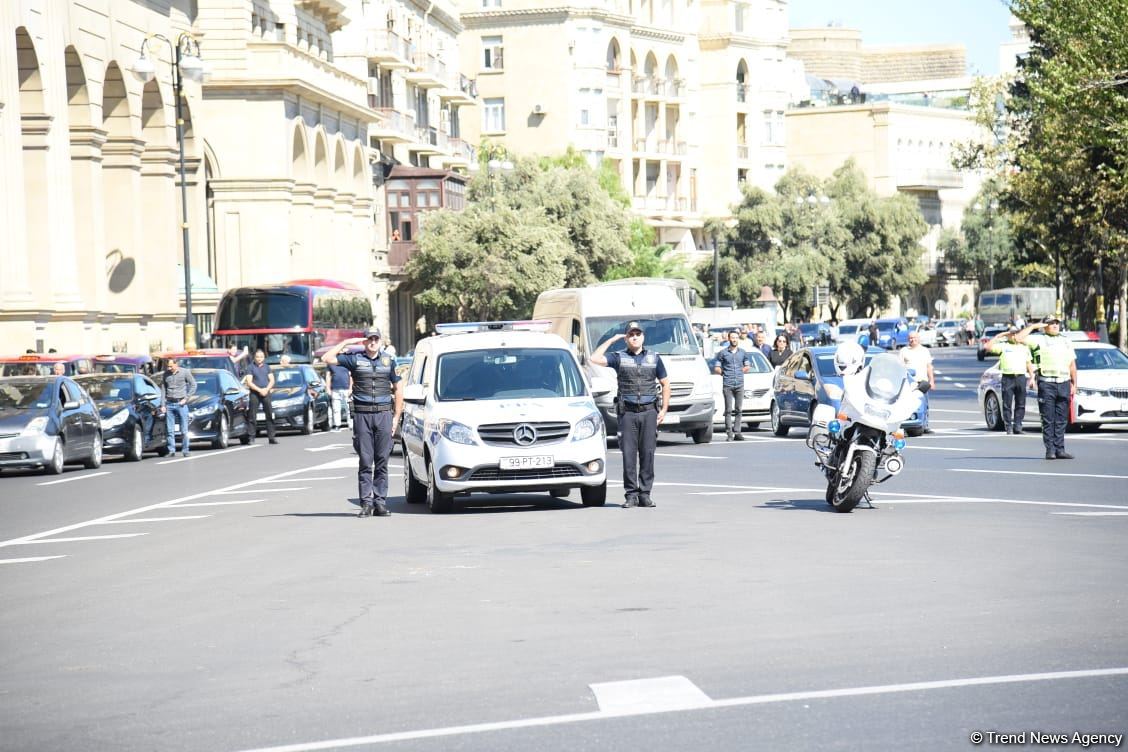 В Азербайджане минутой молчания почтили память шехидов Отечественной войны (ФОТО/ВИДЕО)