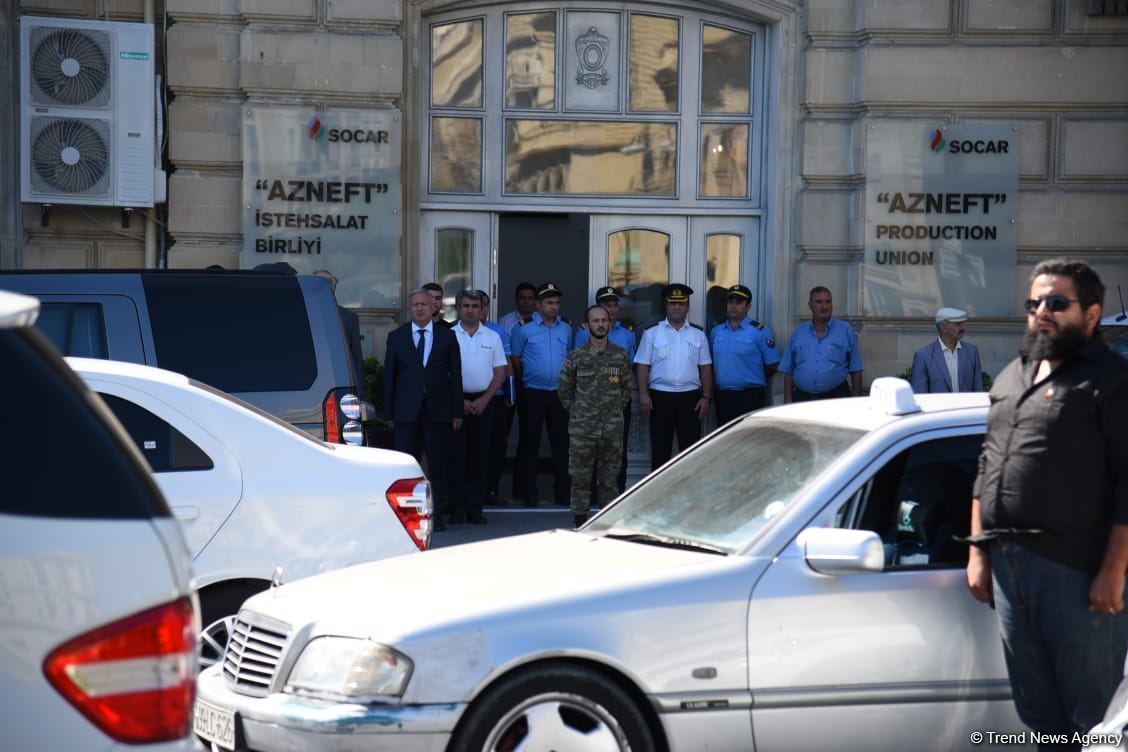 В Азербайджане минутой молчания почтили память шехидов Отечественной войны (ФОТО/ВИДЕО)