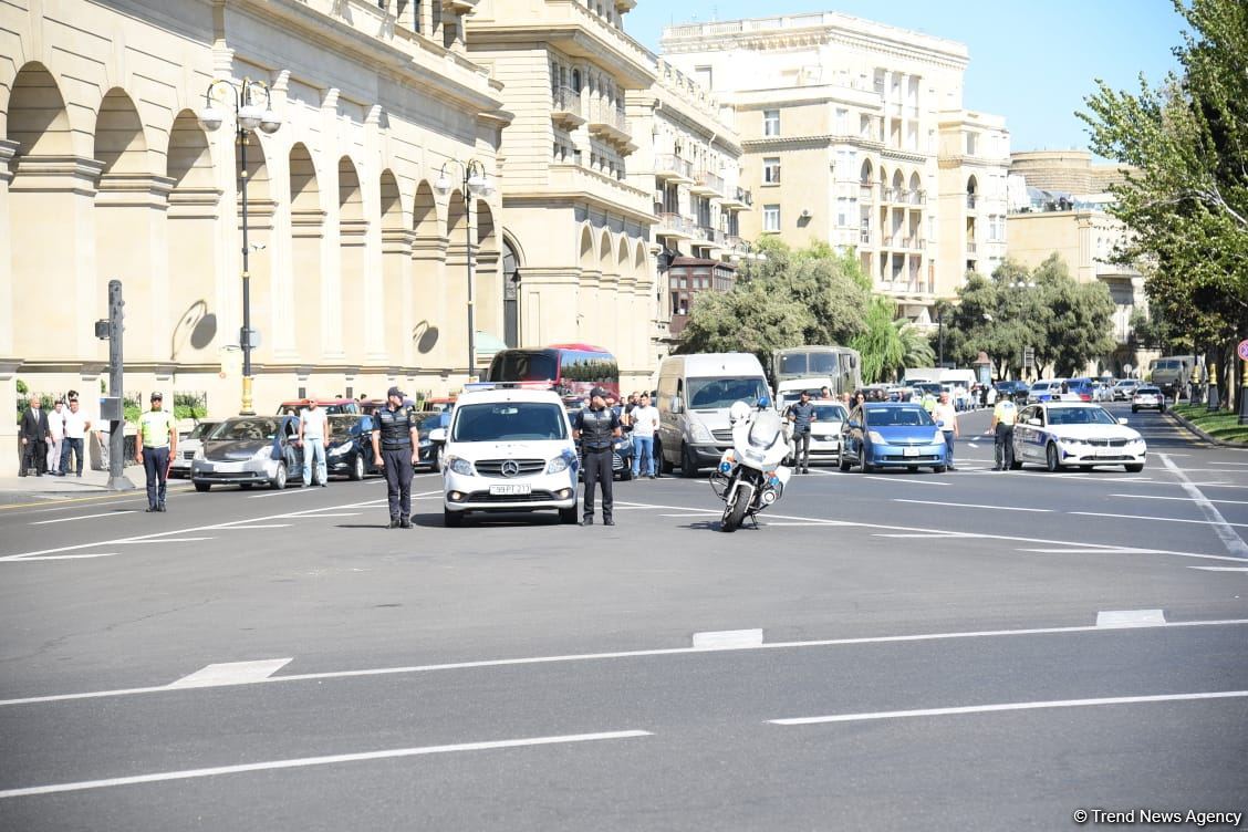 В Азербайджане минутой молчания почтили память шехидов Отечественной войны (ФОТО/ВИДЕО)
