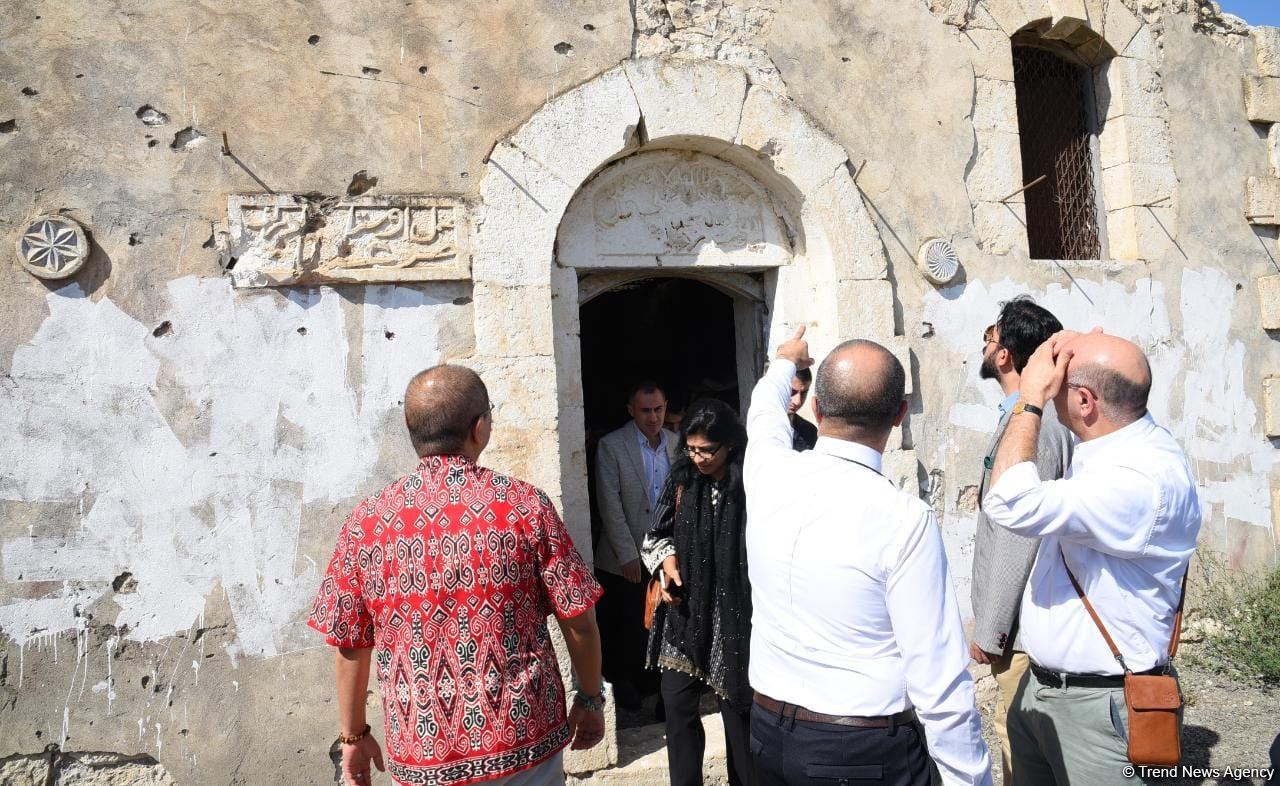 Начался визит на освобожденные территории участников I Форума мозговых центров Азербайджана (ФОТО)