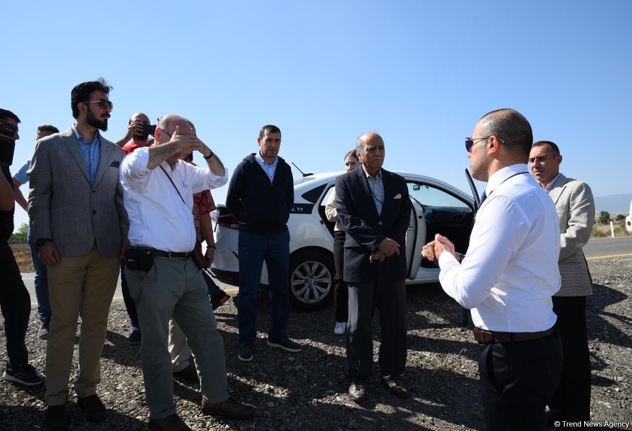 Начался визит на освобожденные территории участников I Форума мозговых центров Азербайджана (ФОТО)