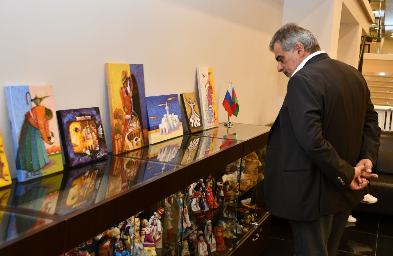 Мистические образы и мощная энергетика – выставка работ Эльдара Бабазаде в Баку (ФОТО)