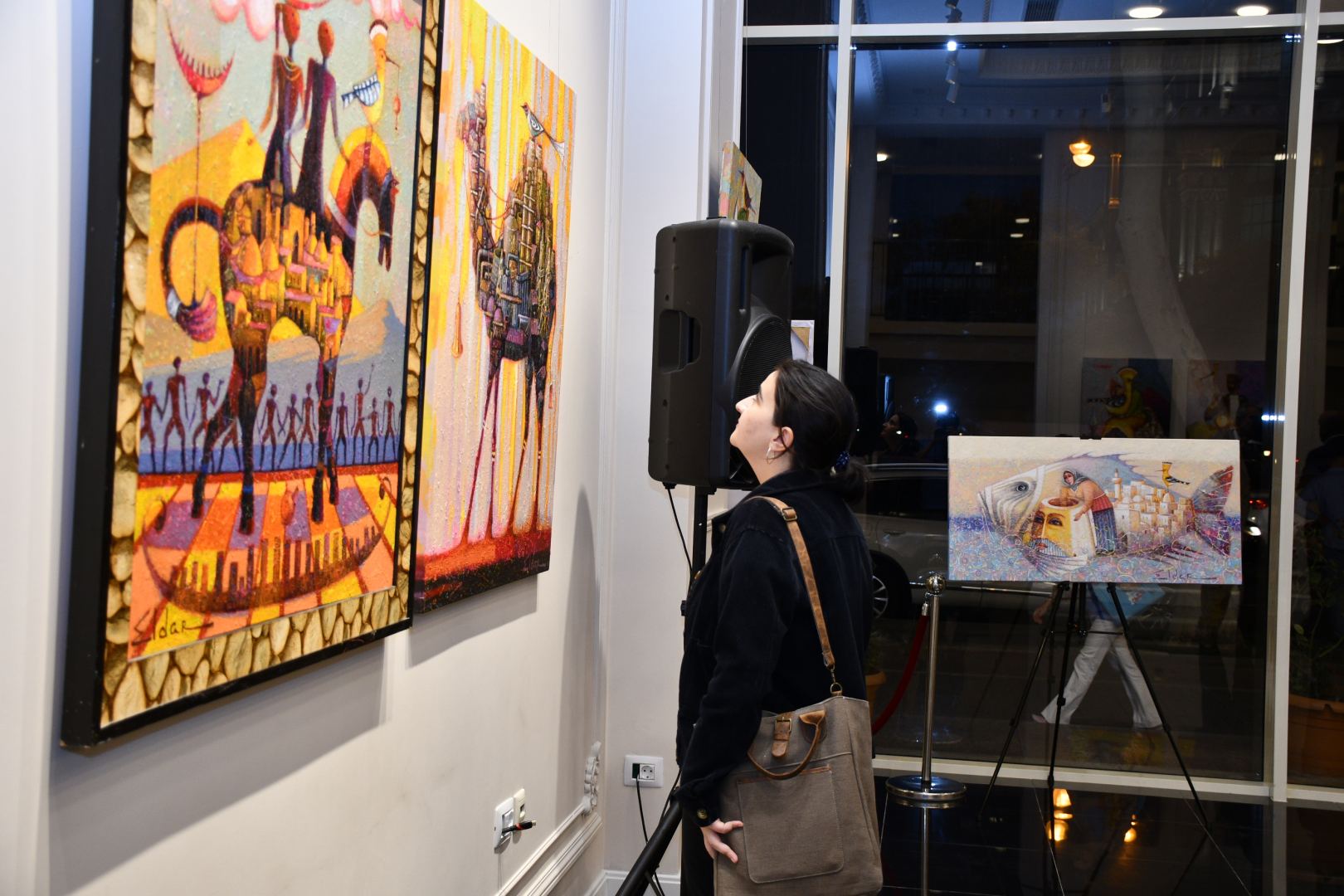 Мистические образы и мощная энергетика – выставка работ Эльдара Бабазаде в Баку (ФОТО)