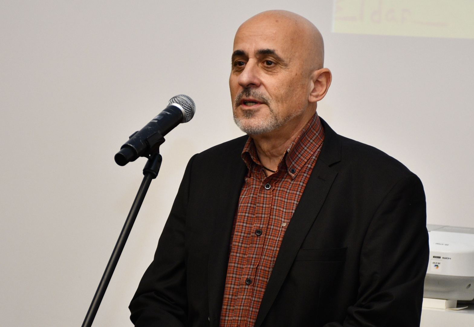 Мистические образы и мощная энергетика – выставка работ Эльдара Бабазаде в Баку (ФОТО)