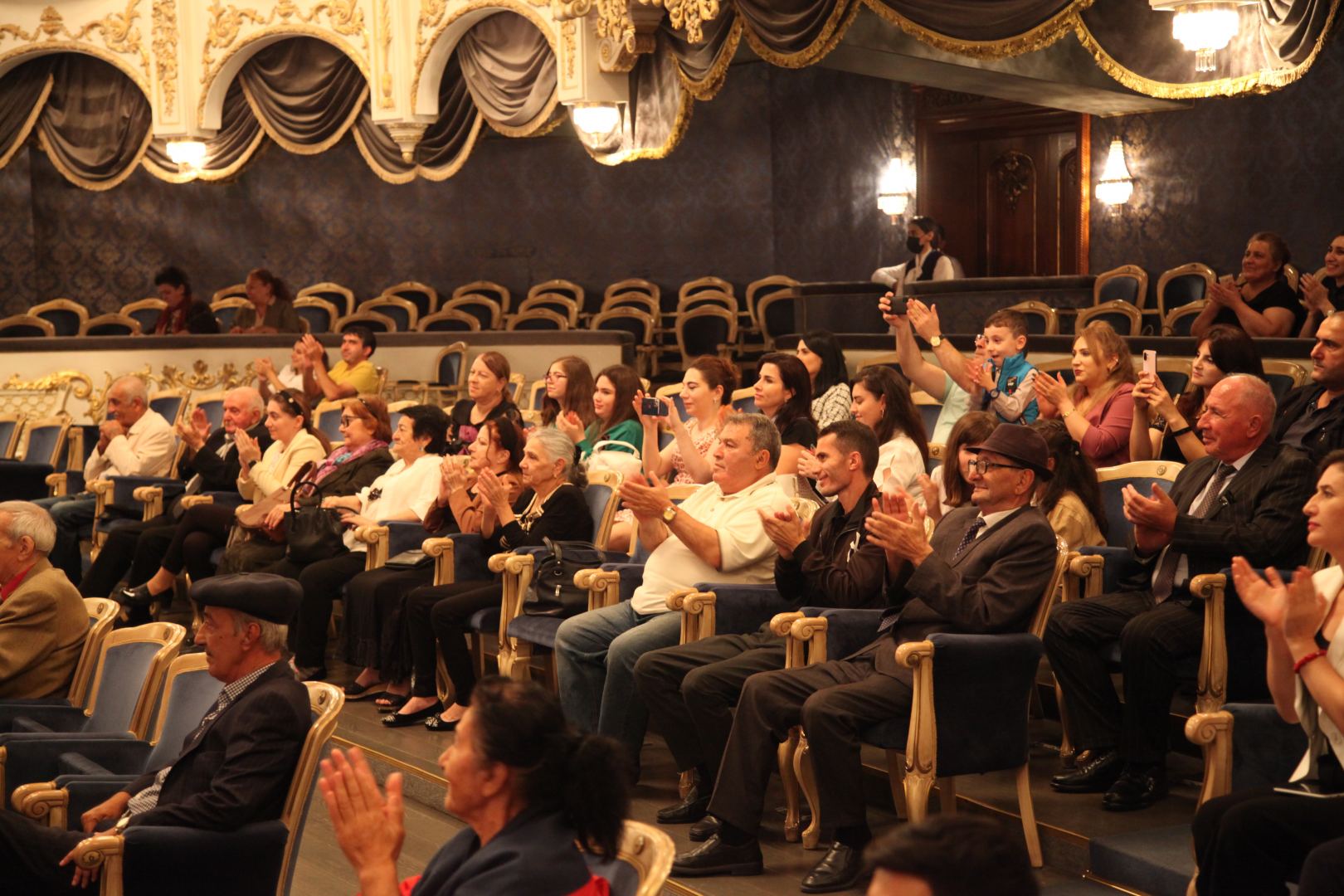 Международный день пожилых людей отметили в музыкальном театре Баку (ФОТО/ВИДЕО)