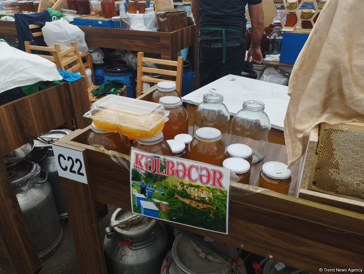 На ярмарке продукции пчеловодства в Баку представлен мед, произведенный в Восточном Зангезуре и Карабахе (ФОТО)