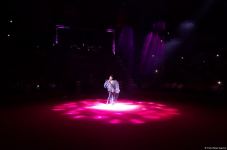 Номер с карабахскими скакунами - Бакинский цирк провел благотворительный показ для детей шехидов (ФОТО)