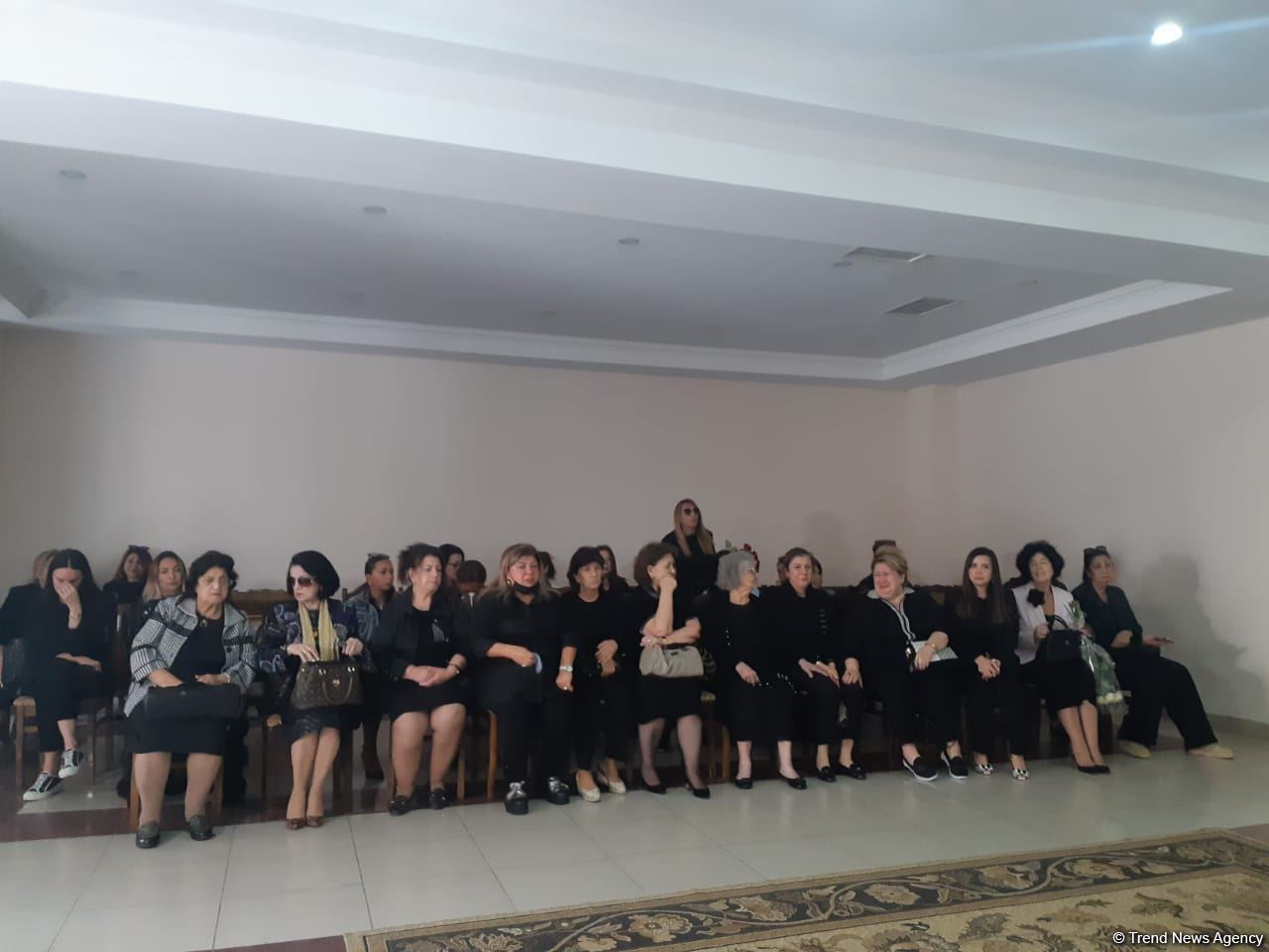 В Баку проходит церемония прощания с известным композитором Рухангиз Гасымовой (ФОТО)